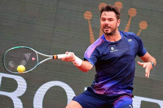 关于日本网球队逆转德国网球队，瓦林卡统治全场的信息