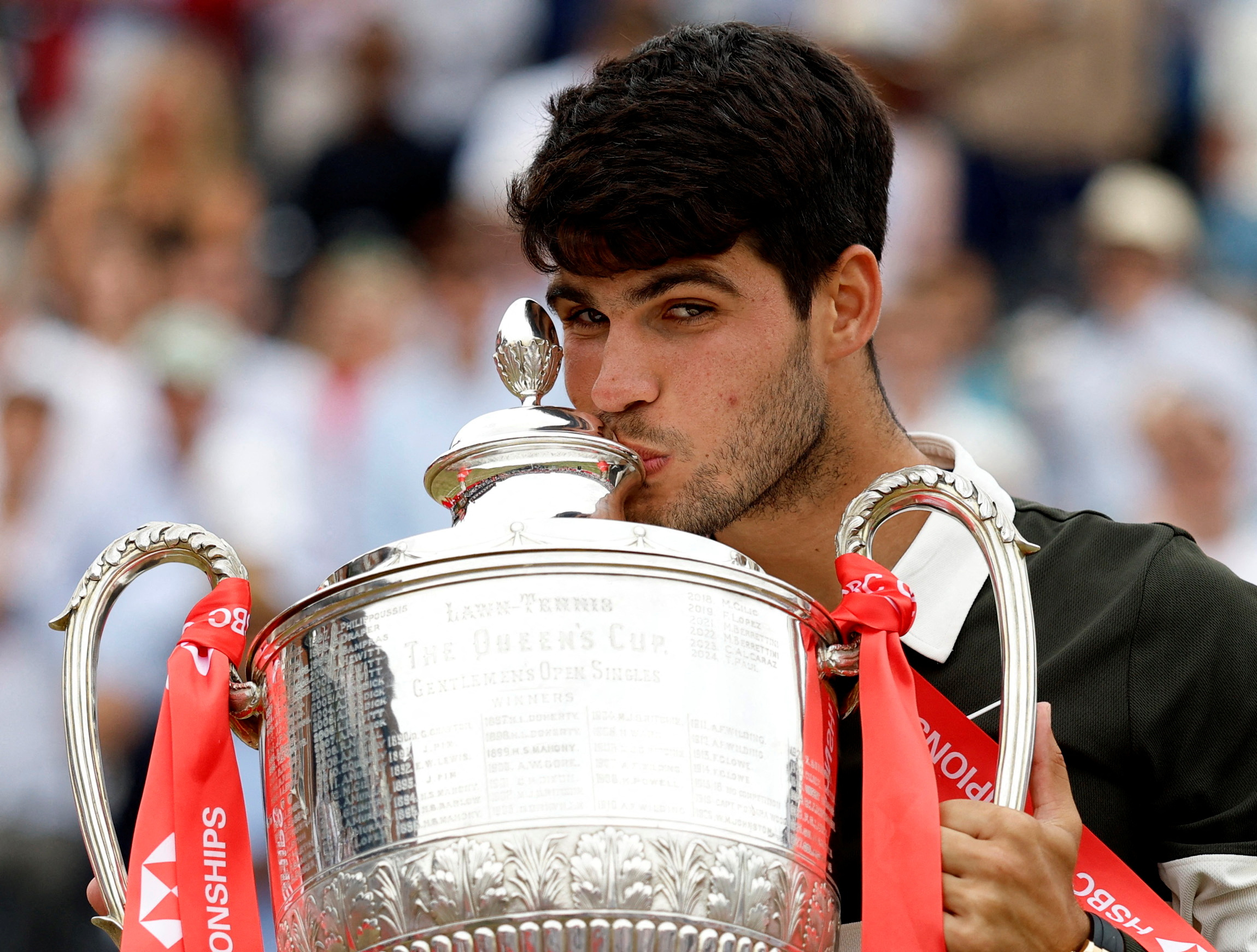 意大利网球队强势英国网球队,阿尔卡拉斯制霸全场 意大利网球队强势英国网球队,阿尔卡拉斯制霸全场