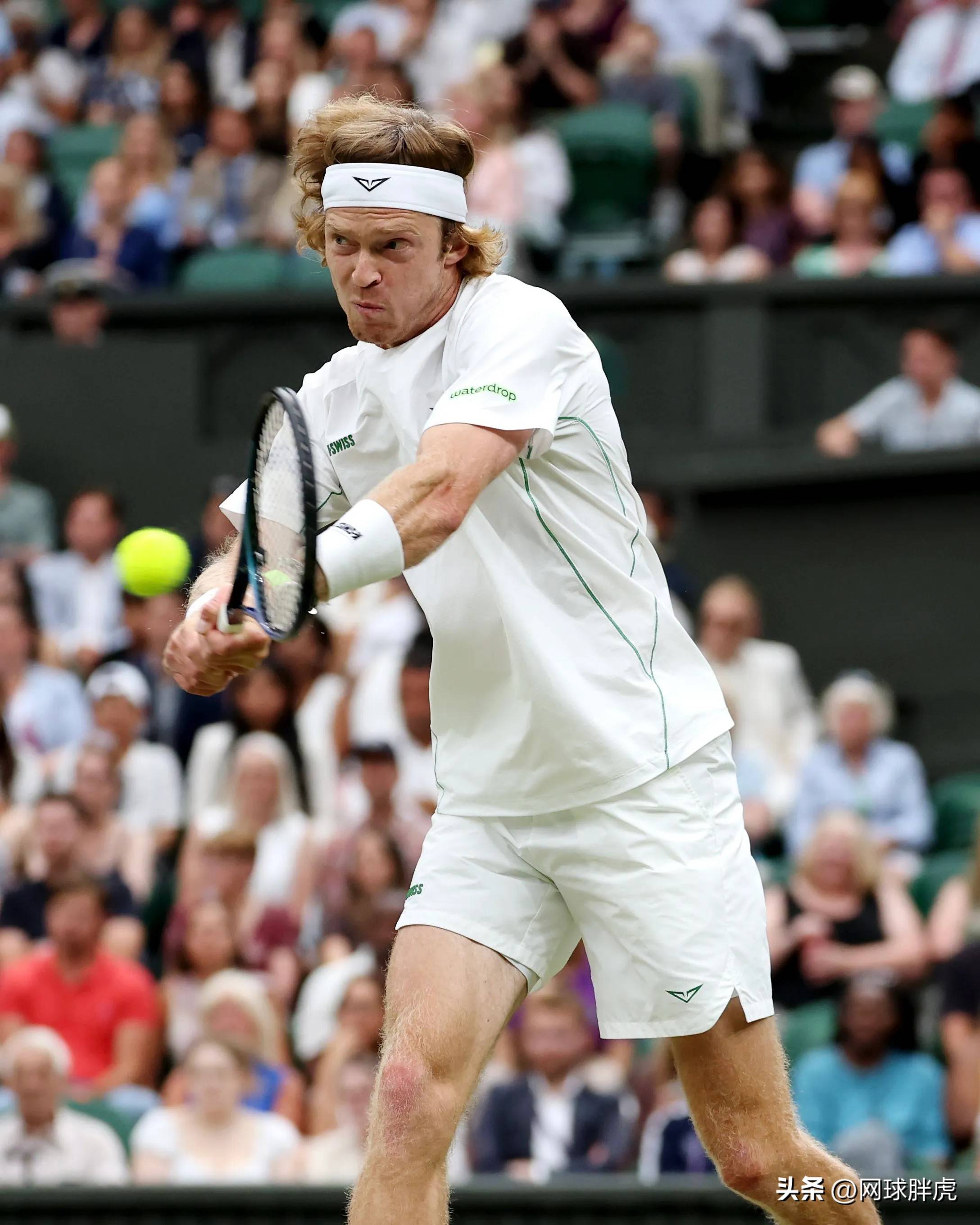 意大利网球队强势英国网球队,阿尔卡拉斯制霸全场 意大利网球队强势英国网球队,阿尔卡拉斯制霸全场