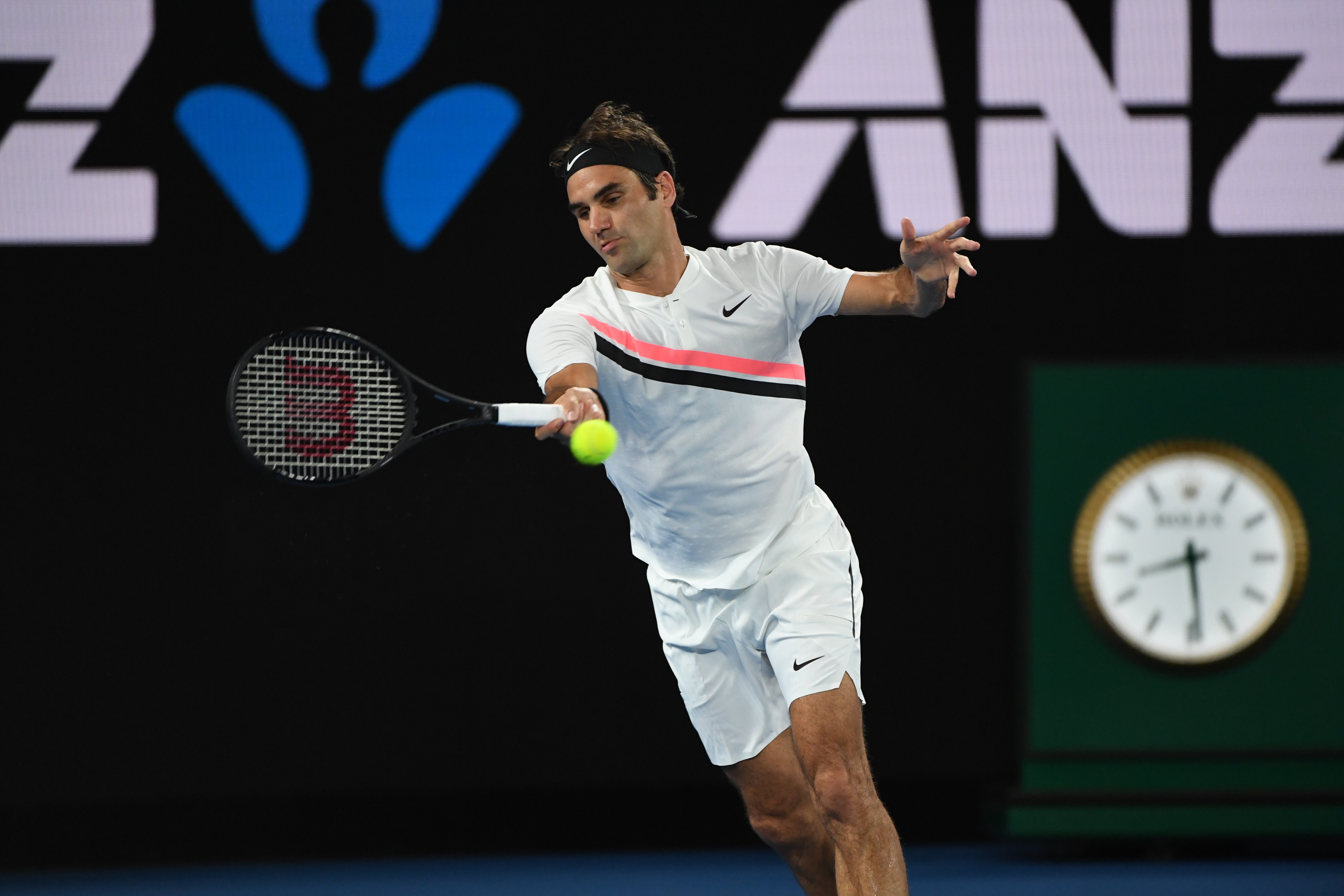 关于美国网球队翻盘澳大利亚网球队,费德勒制霸全场的信息 关于美国网球队翻盘澳大利亚网球队,费德勒制霸全场的信息