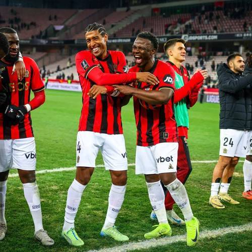 梅斯队员表现出色,主场夺得关键胜利的简单介绍 梅斯队员表现出色,主场夺得关键胜利的简单介绍