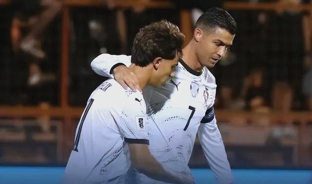 英格兰力克日本，C罗关键制胜的简单介绍