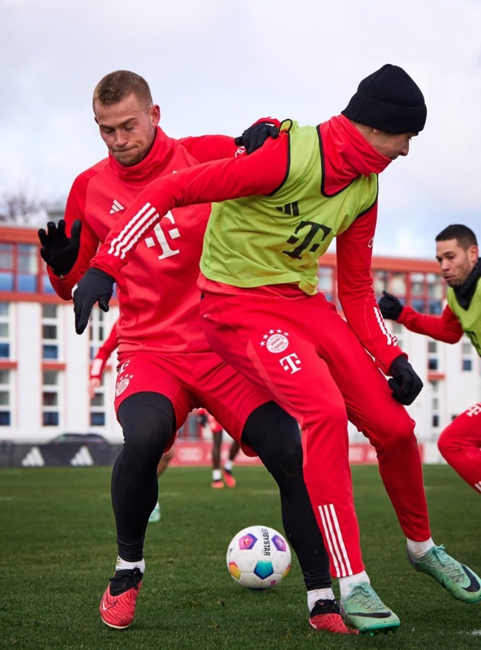 拜仁力克瑞典，德利赫特一己之力扛起全队的简单介绍