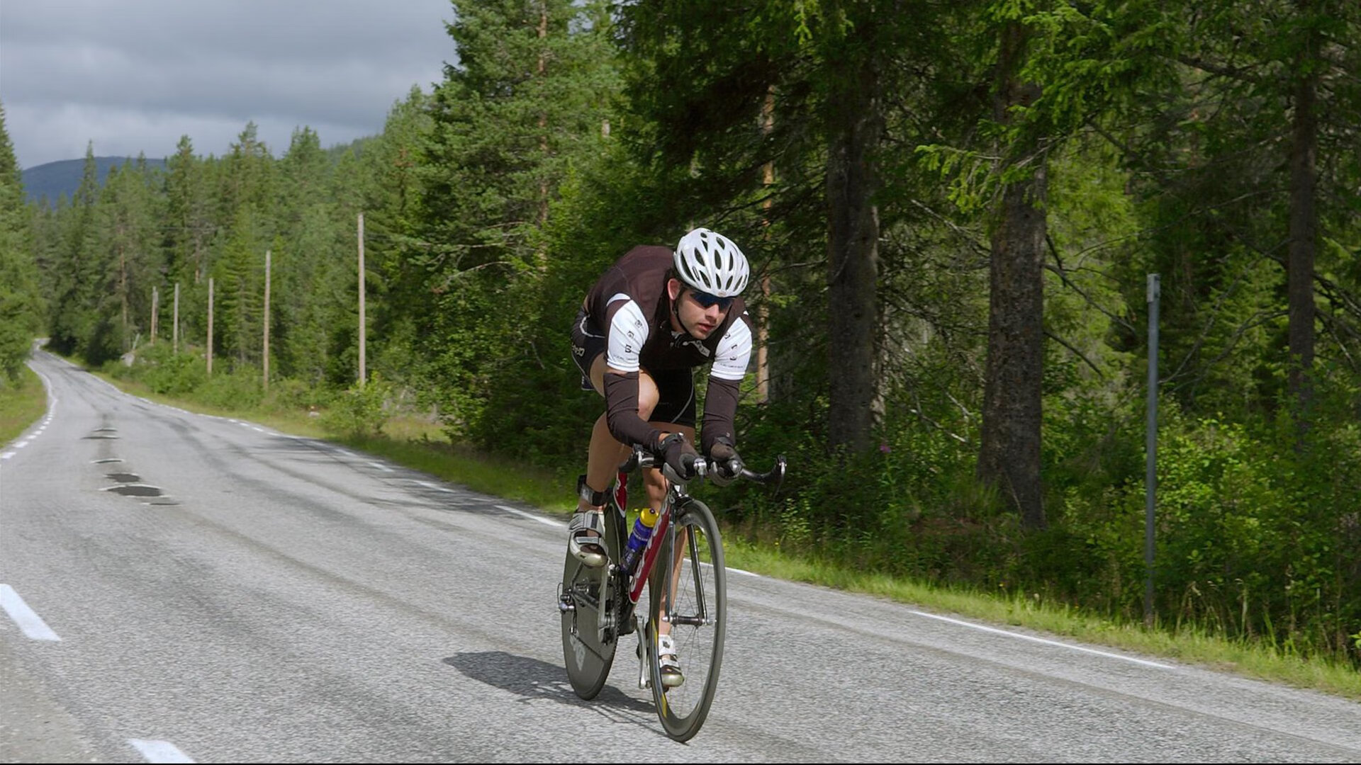 米切尔压哨绝杀!老鹰展翅击碎上海队最后希望